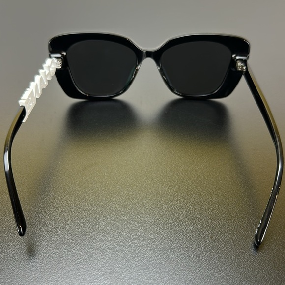 Chanel Sunglasses Rhinestone Logo 5422-B-A c.1026/S4 100% UVA UVB Protection - Picture 11 of 16